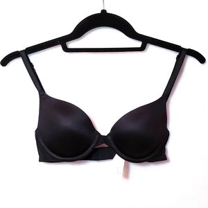 Pink Victoria's Secret Bra Black T-Shirt 32B